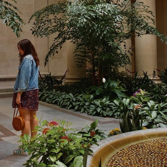 Meet your Posher, Alysa - Picture 2 of 2